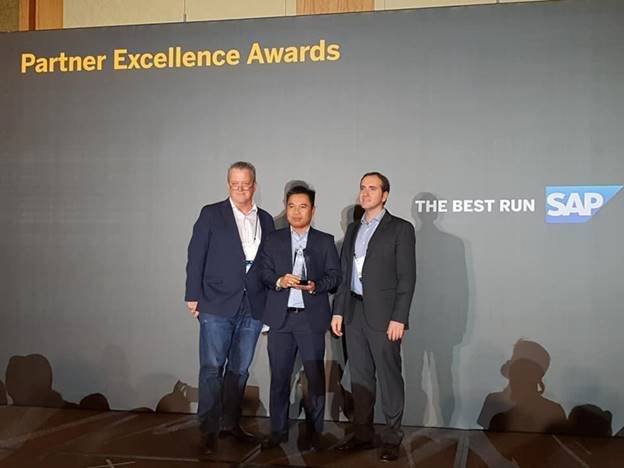 FPT - IS ERP nhận cùng lúc 6 giải thưởng của SAP tại Singapore