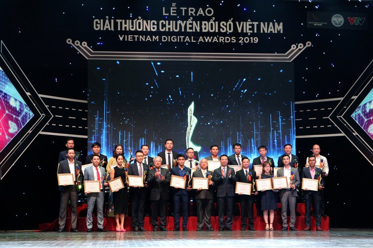 3 sản phẩm Made by FPT - IS được bình chọn và trao tặng giải thưởng “Vietnam Digital Awards 2019”